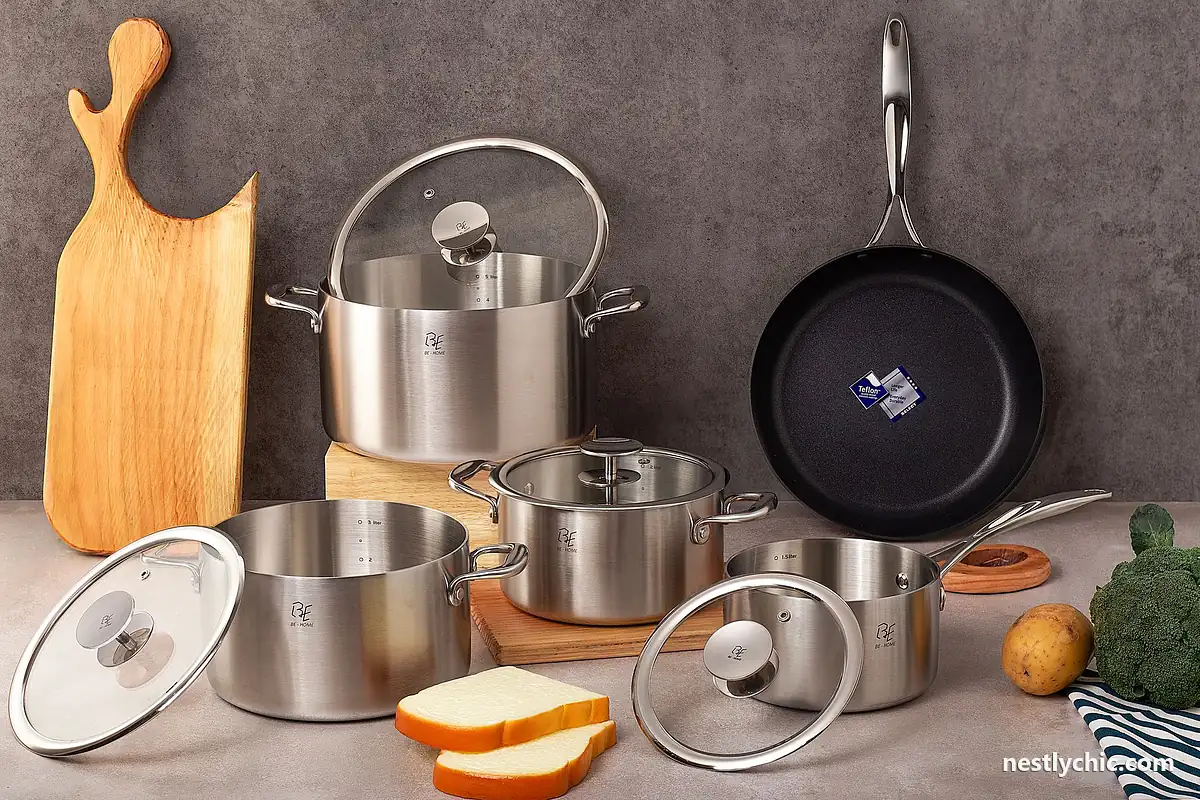 Stainless steel cookware set